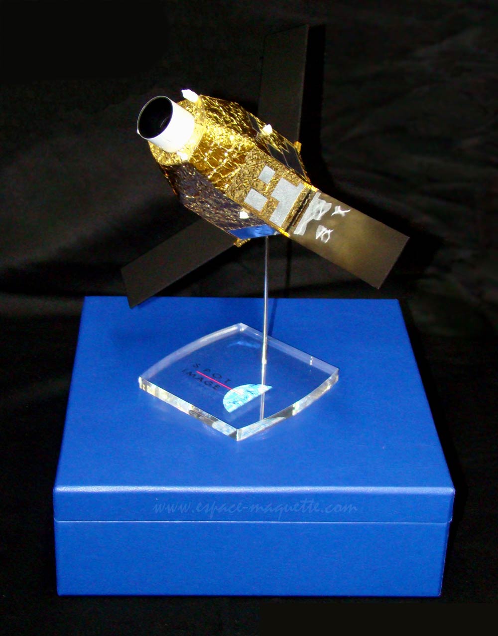 maquette satellite